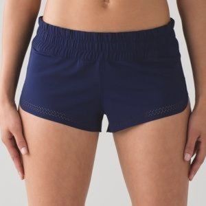 Lululemon size 4 Swell Chaser Short in Hero Blue
